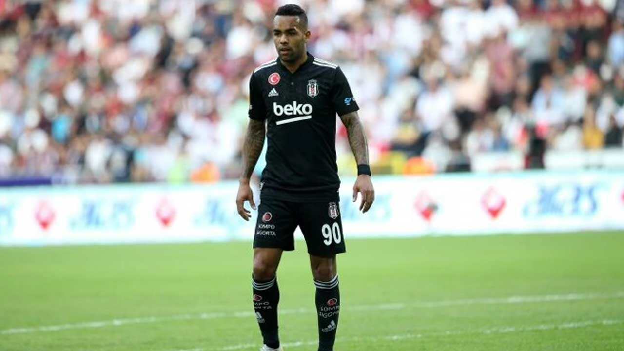 Beşiktaş 10 numarasını buldu: Alex Teixeira gidiyor Gustavo Scarpa geliyor