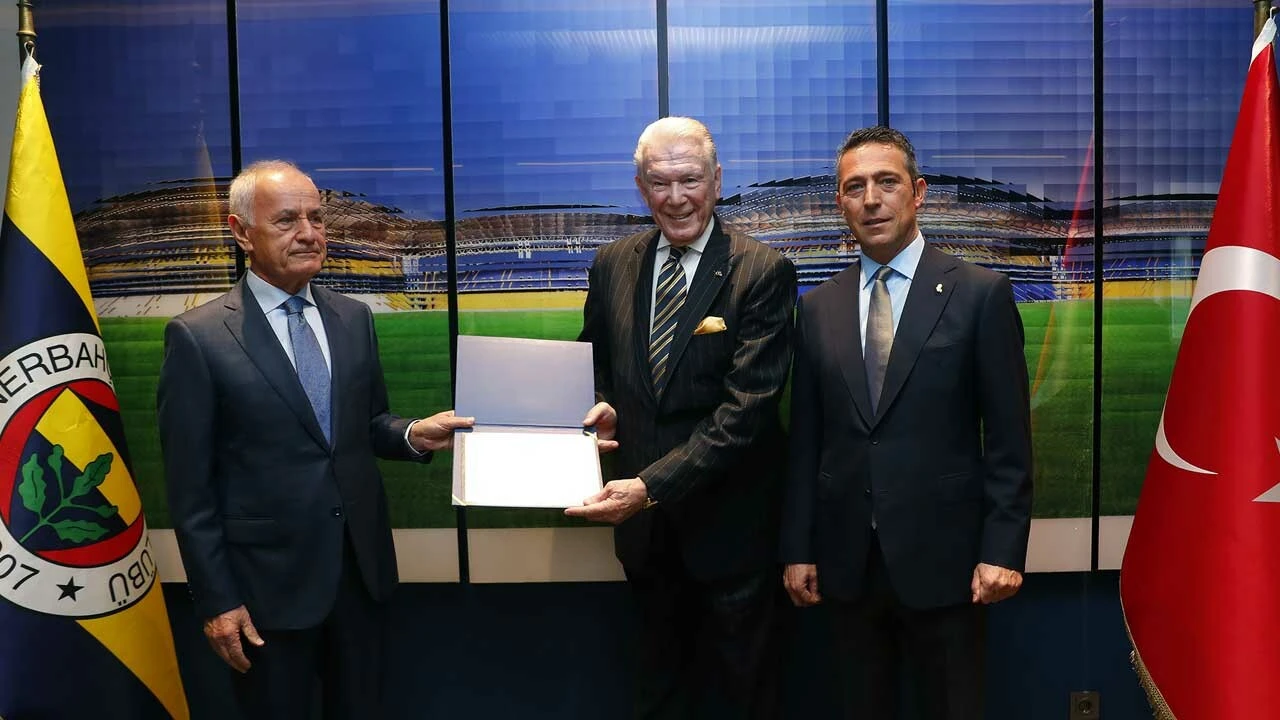 Uğur Dündar mazbatasını aldı