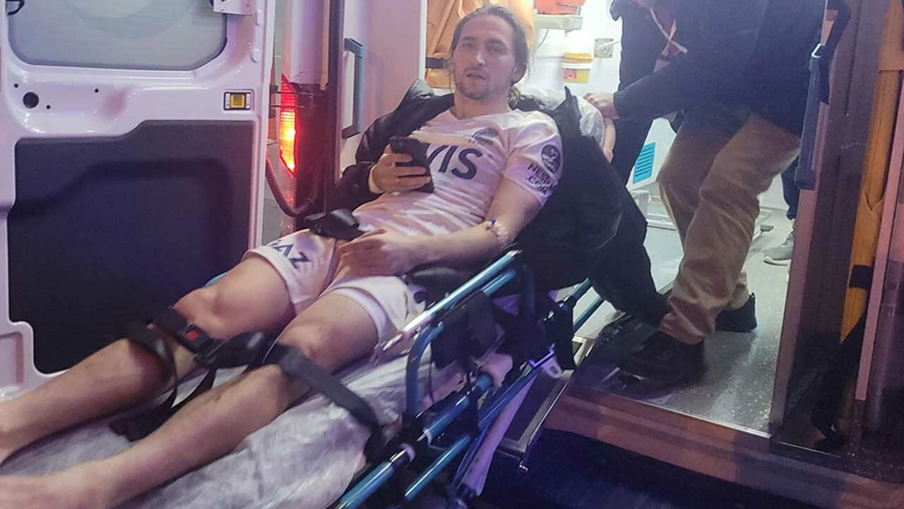Fenerbahçe'ye sakatlık şoku: Yıldız futbolcunun ayağı kırıldı!