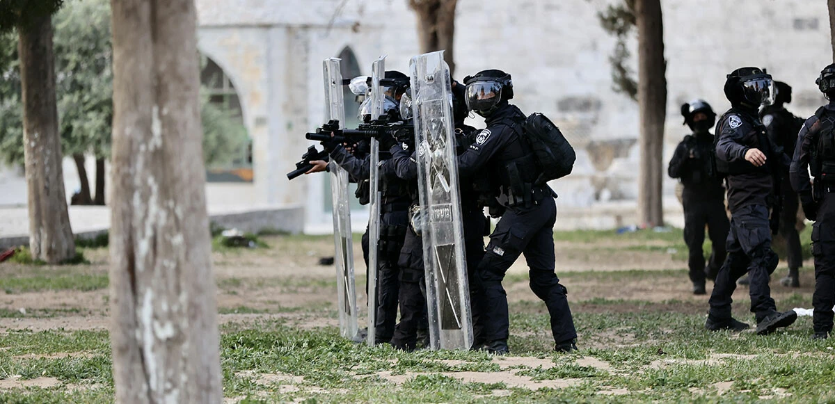 Mescid-i Aksa'ya baskın! İsrail şiddeti Ramazan'da da durmuyor