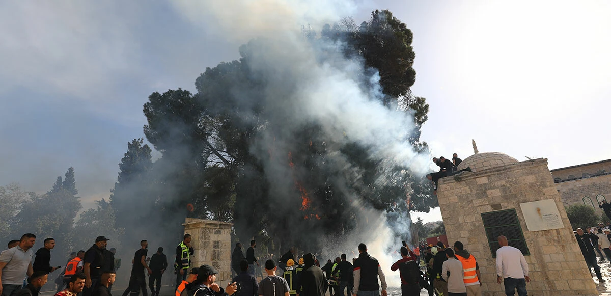 Mescid-i Aksa'ya baskın! İsrail şiddeti Ramazan'da da durmuyor
