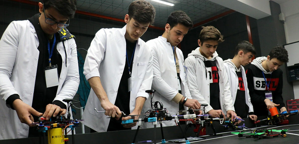 Türk lisesi Azerbaycan'dan sonra Romanya'da İHA dersi verecek