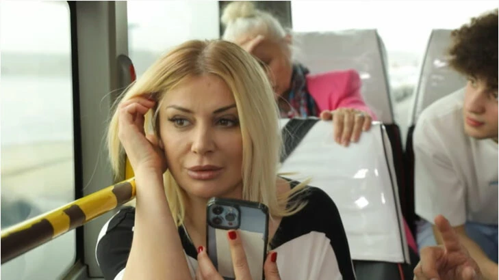 Songül Karlı otobüste yaşadığı tacizi ve annesinin tepkisini anlattı