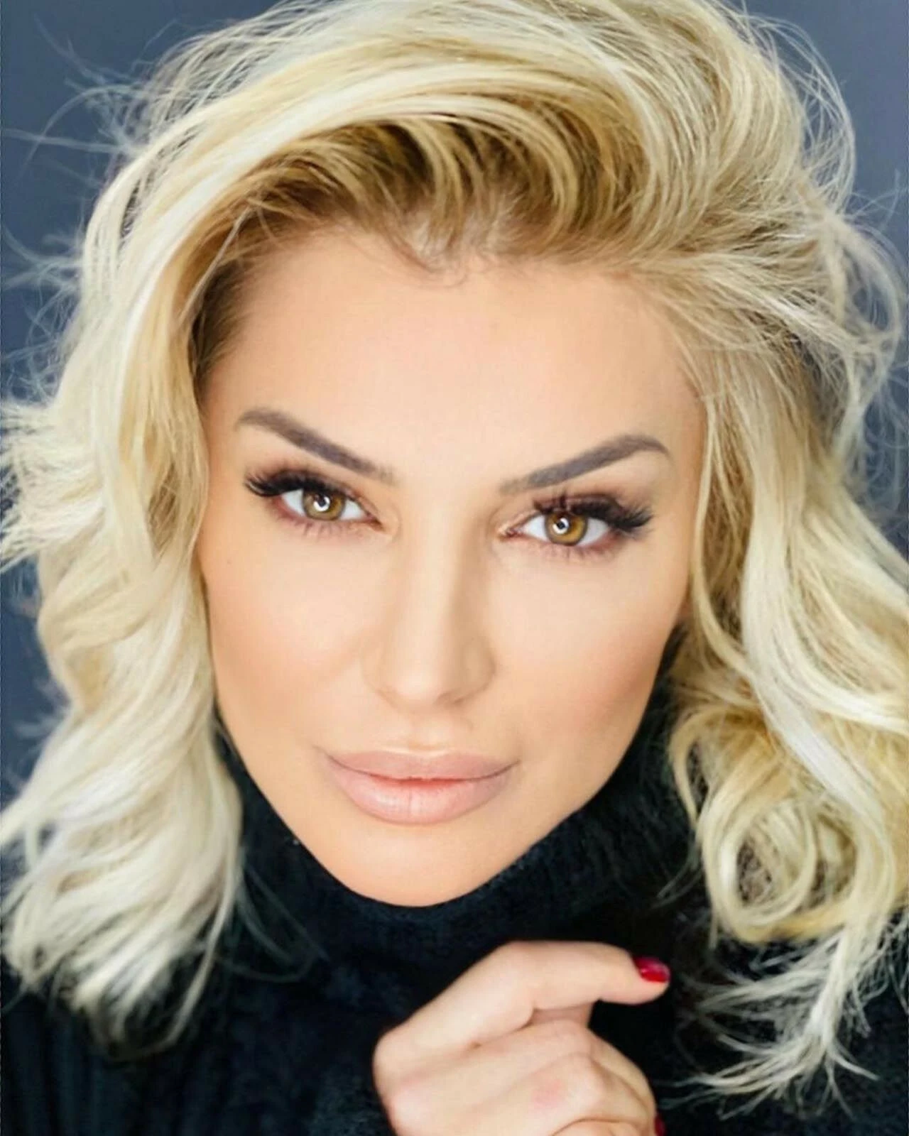 Songül Karlı otobüste yaşadığı tacizi ve annesinin tepkisini anlattı