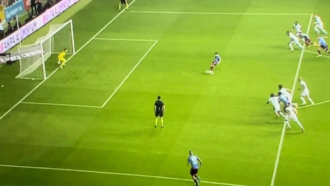 Tartışmalı penaltıya Adana Demirspor isyan etti!