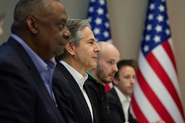 ABD'li yetkililerden Ukrayna'ya ziyaret! Blinken ve Austin Kiev'de Zelenskiy ile görüştü