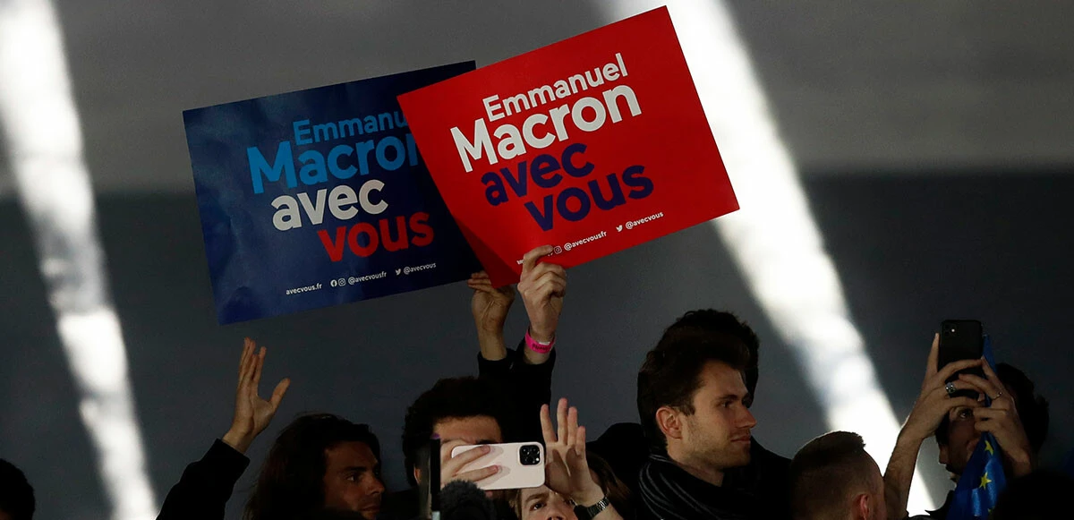 Fransa’da seçimin galibi Macron kameraların karşısına geçti