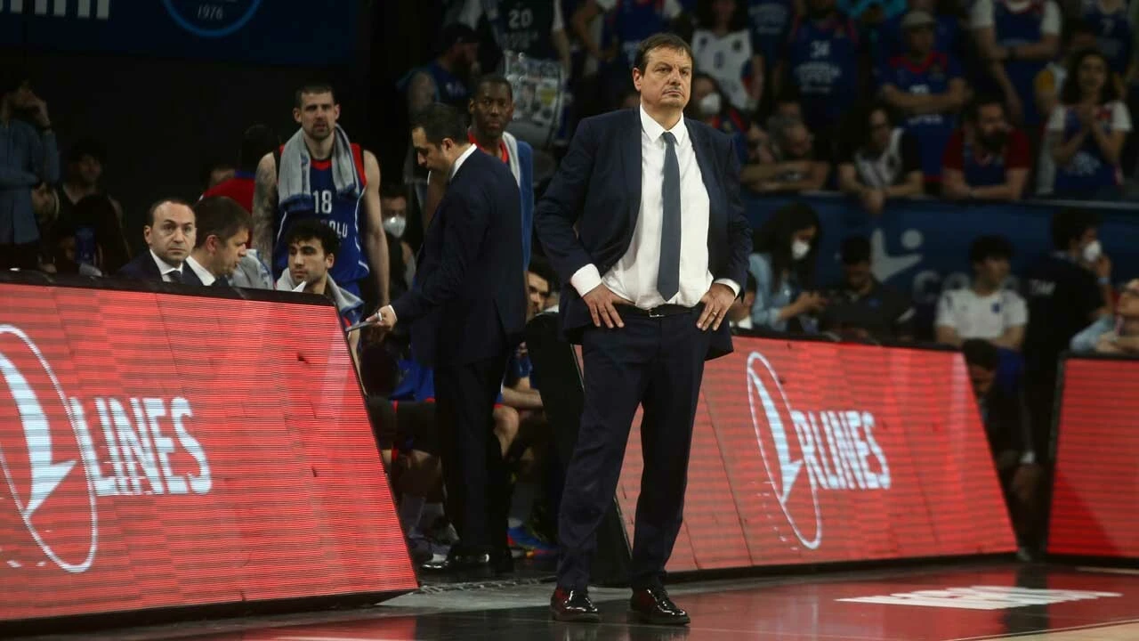 Anadolu Efes Final-Four kapısını araladı