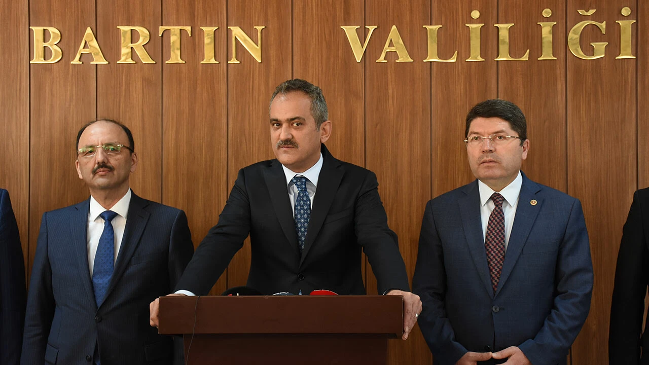 MEB ve YÖK'ten açıklama: Okullarda maske zorunluluğu kaldırıldı