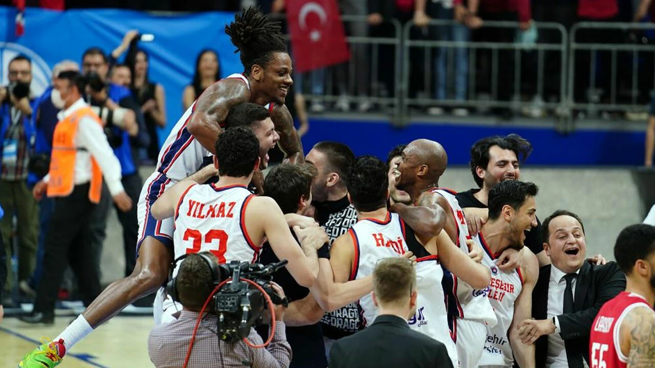 Avrupa tarihi başarı: Bahçeşehir Koleji FIBA Cup şampiyonu