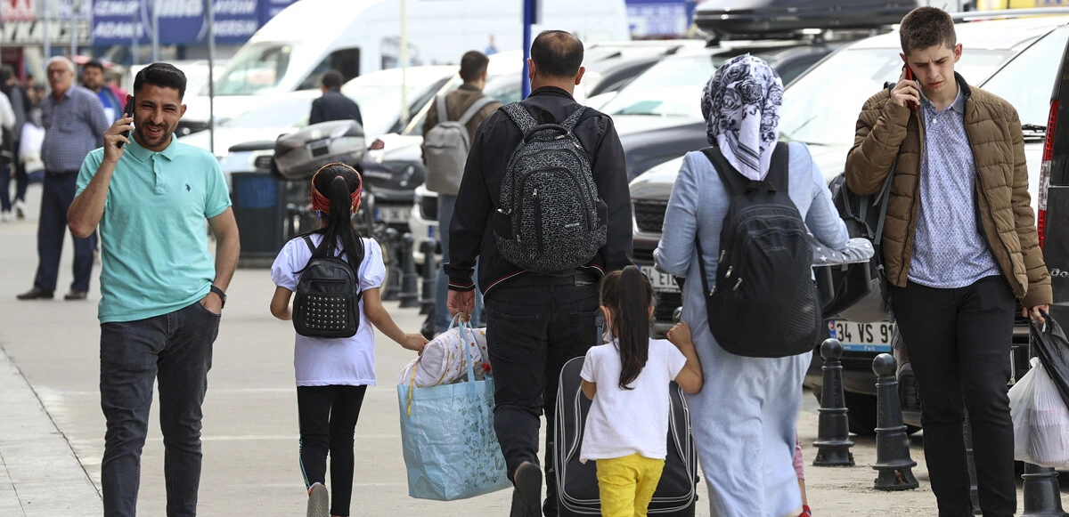 Otogarda bayram yoğunluğu: Biletler tükendi