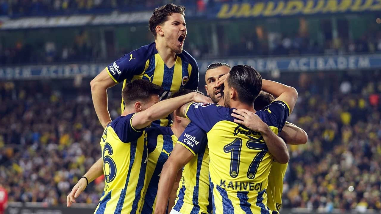 Kanarya serisini sürdürdü! Maç sonucu: Fenerbahçe 3-2 Gaziantep FK