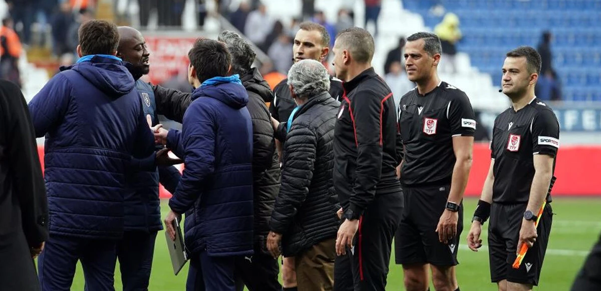 Emre Belözoğlu ile Serkan Reçber birbirine girdi: Kasımpaşa'da yüksek gerilim!