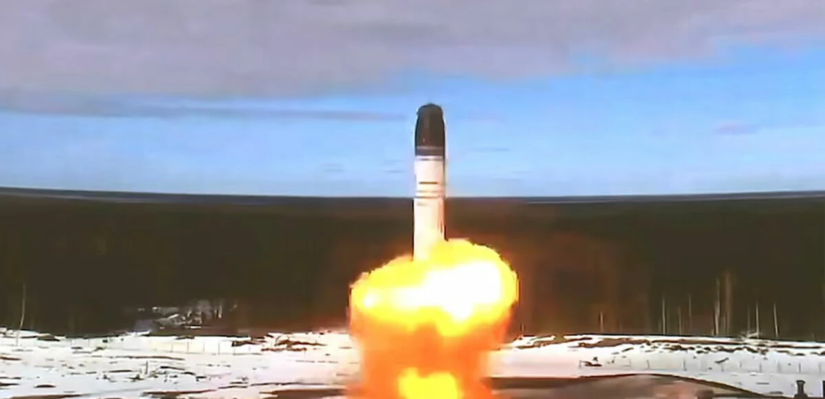 Rus devlet televizyonundan İngiltere’ye tehdit: Sarmat füzesi yok eder