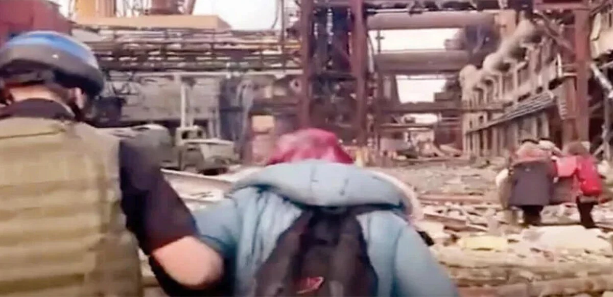 Kuşatma altındaki Azovstal fabrikasında can pazarı! 100 sivil tahliye edildi