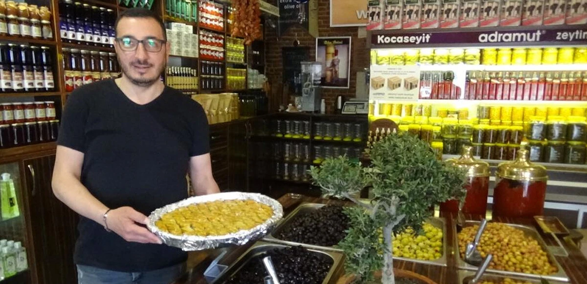 Bayramın farklı lezzeti zeytinli baklava