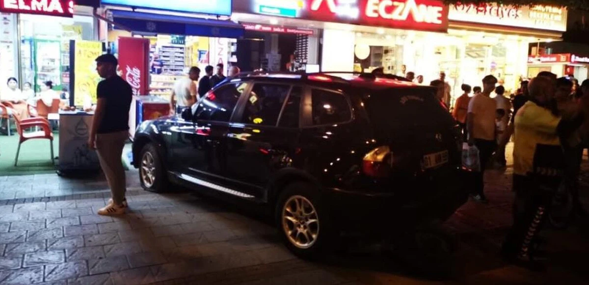 Hastaneye gitmemek için polis aracına kaza yaptırıp kaçmaya çalıştı