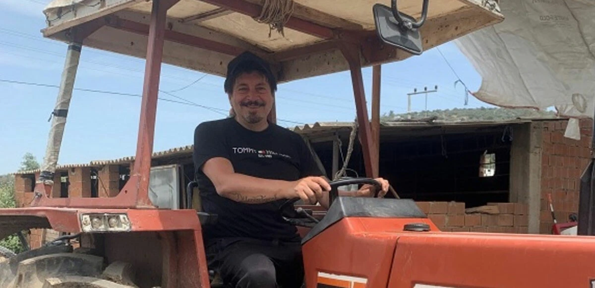 Ünlü şarkıcı çiftçiliğe soyundu! Herkes denizlere koştu o tarlaya