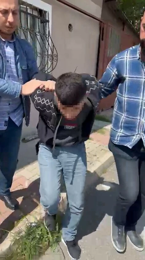 19 yaşındaki Asiye Atalay Esenler'de sokak ortasında silahla öldürüldü