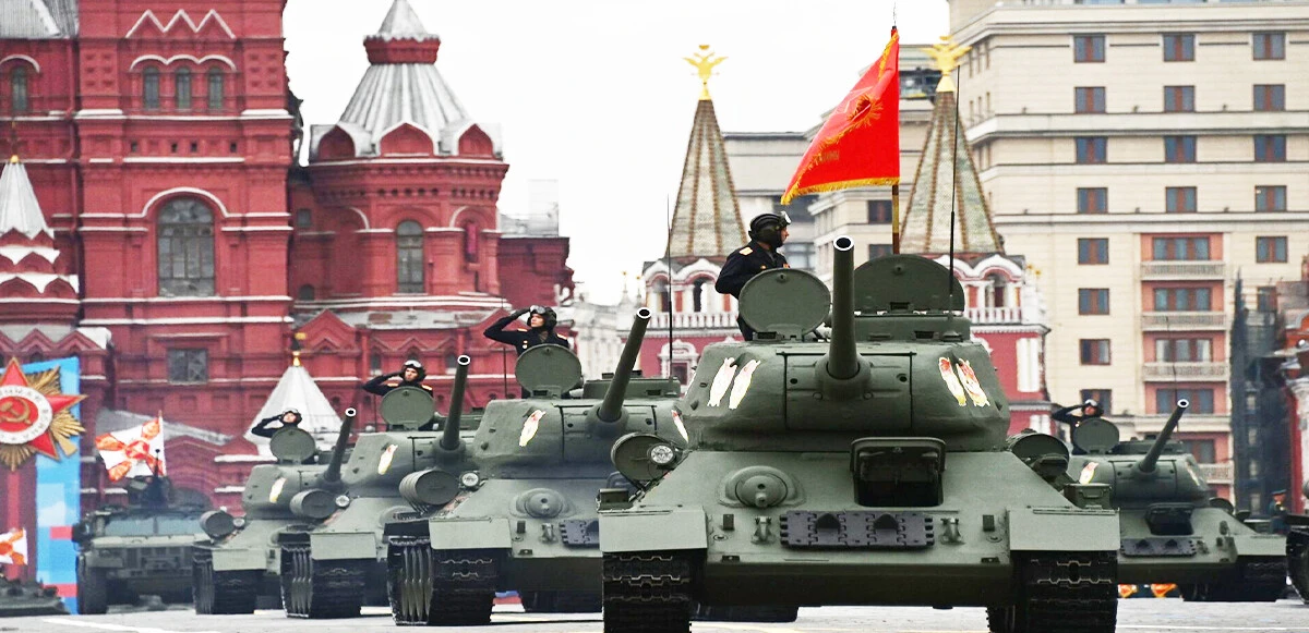 Dün bombaların hedefindeydi, bugünse 9 Mayıs Zafer Günü'ne hazırlanıyor