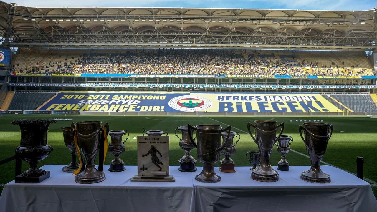 Fenerbahçe'den Galatasaray ve Trabzonspor'a gönderme: 5. yıldız şovu!