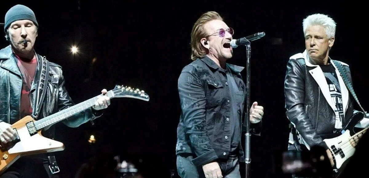 U2 rock grubundan Ukraynalılara moral konseri