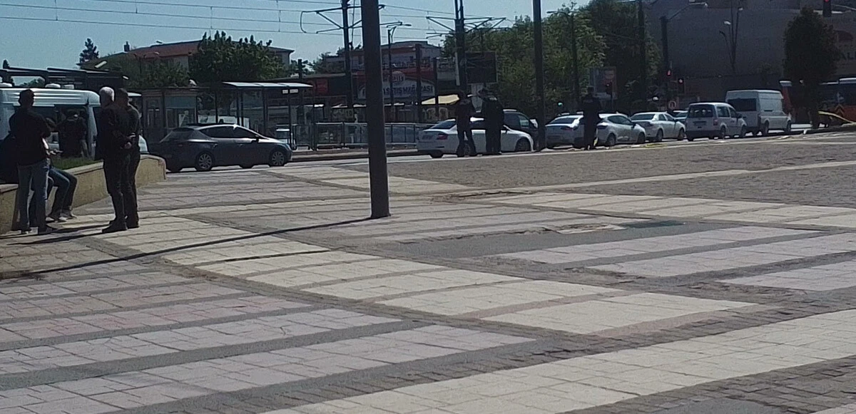 Gaziantep'te bomba paniği: Meydanda unutulan çantanın içinden kıyafet çıktı