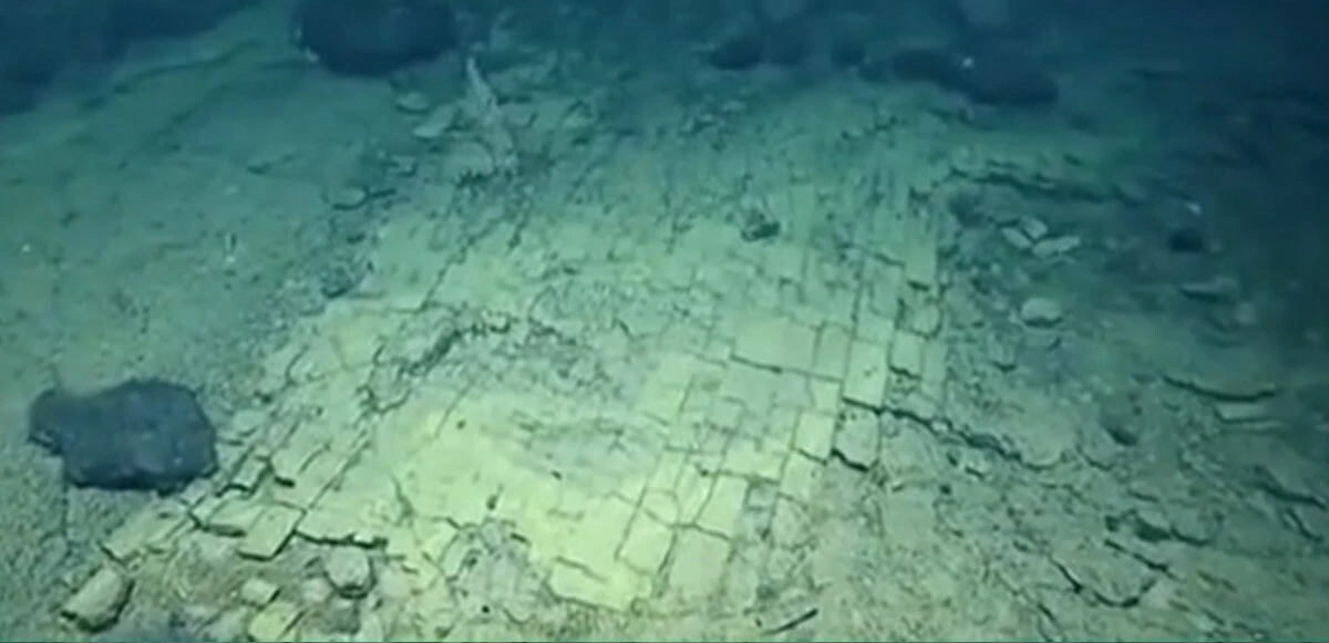 Denizin altında herkesi şoke eden keşif: Tuğlalarla örülü