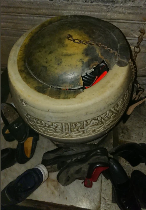 Ayasofya Camii’nde skandal görüntü: Osmanlı’dan kalma su haznesini ayakkabılık yaptılar