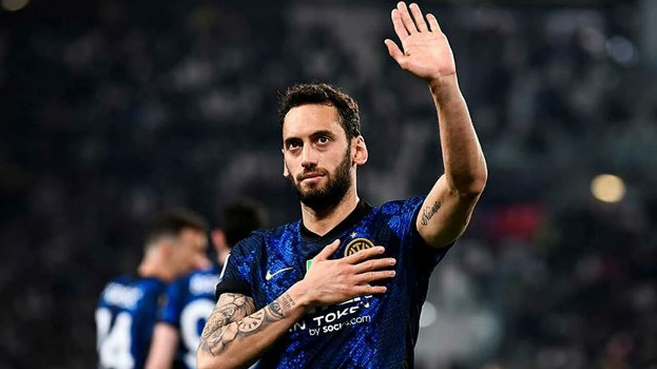 Hakan Çalhanoğlu'ndan 2,5 milyon liralık tazminat davası