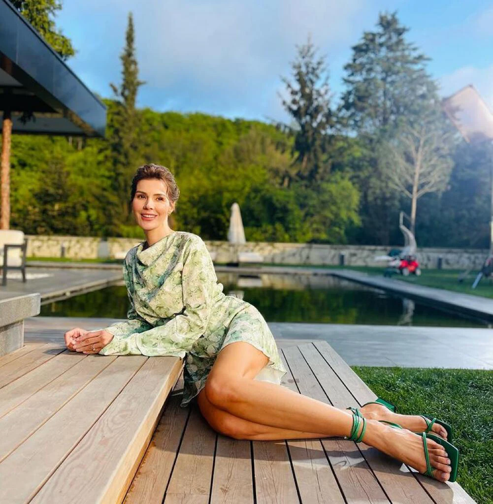 Hatice Şendil kimdir? İyilik dizisinin Neslihan’ı Hatice Şendil kaç yaşında, nereli, hangi dizilerde oynadı?