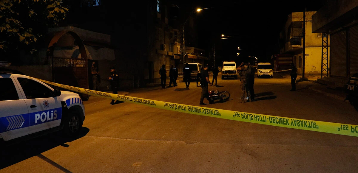 Adana’da polis saldırıyı önledi: Motosiklet üzerinde kalaşnikofla yakalandılar