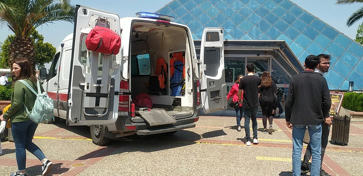 Son dakika! AVM'de göçük: Mağazanın tavanı çöktü, büyük panik yaşandı