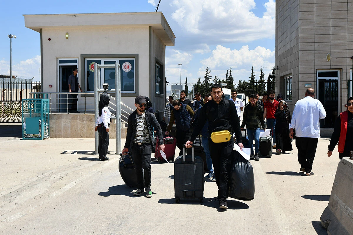 Suriyelilerin ülkelerine gönüllü geri dönüşleri sürüyor