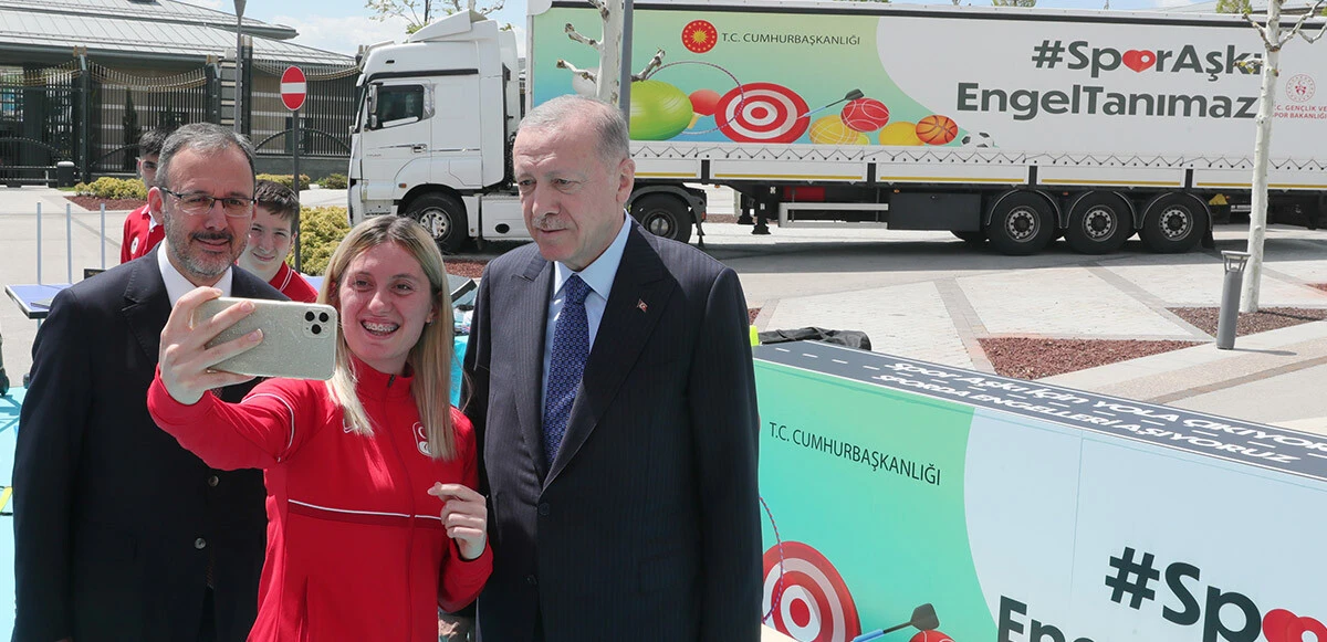 Son dakika: Cumhurbaşkanı Erdoğan: Engelli kardeşlerimiz için tarihi adımlar attık