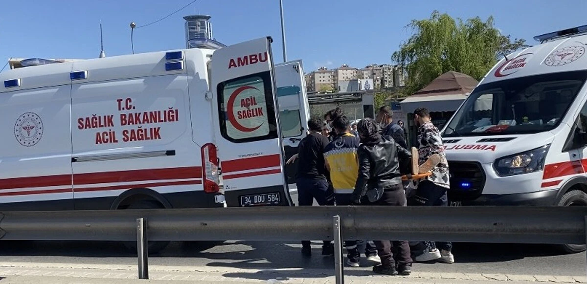 Polisten motosikletliye hayat kurtaran müdahale: Tesadüfen geçiyorduk