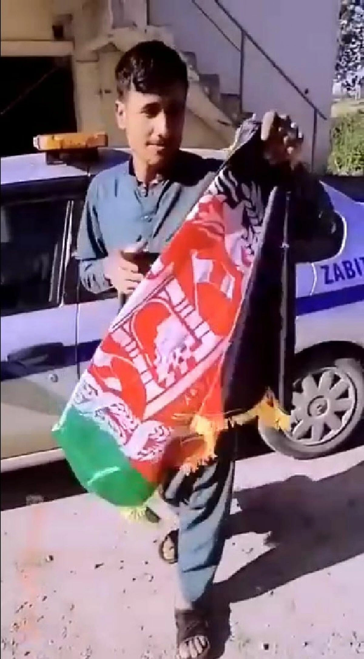 Sakarya’da zabıta aracında video çeken 3 Afgan yakalandı