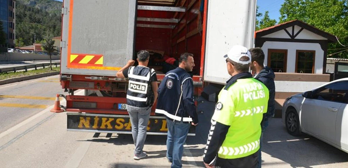 Son dakika! İçişleri Bakanlığı duyurdu: 3 bin göçmen, 29 organizatör yakalandı