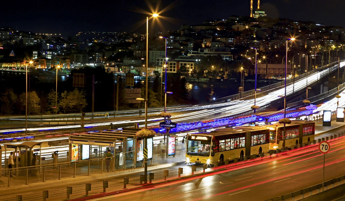 19 Mayıs toplu taşıma ücretsiz mi? İETT, metro, metrobüs, tramvay bedava mı?
