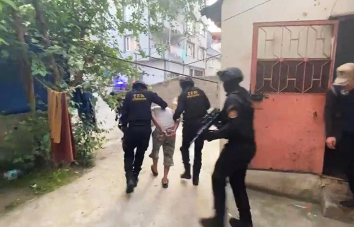Son dakika! Bursa'da DEAŞ operasyonu: 1'i canlı bomba 3 terörist yakalandı