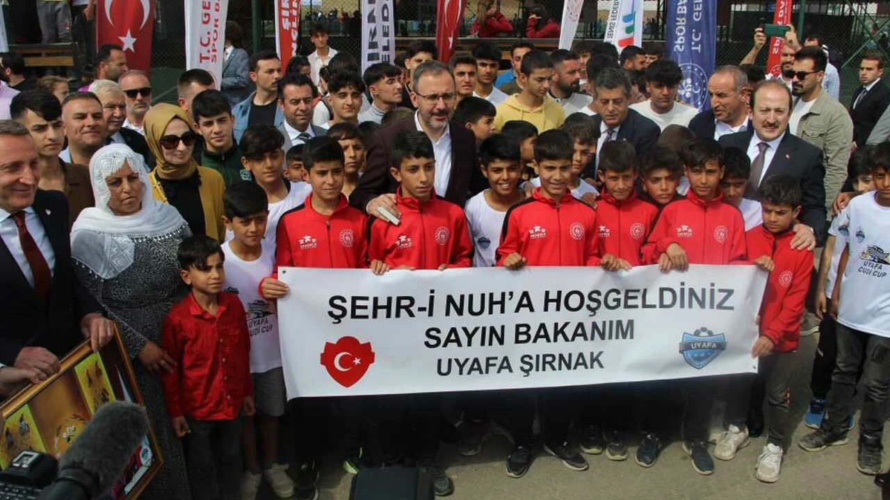 Bakan Kasapoğlu, Cudi Cup Uluslararası Tenis Turnuvası'nın açılış törenine katıldı