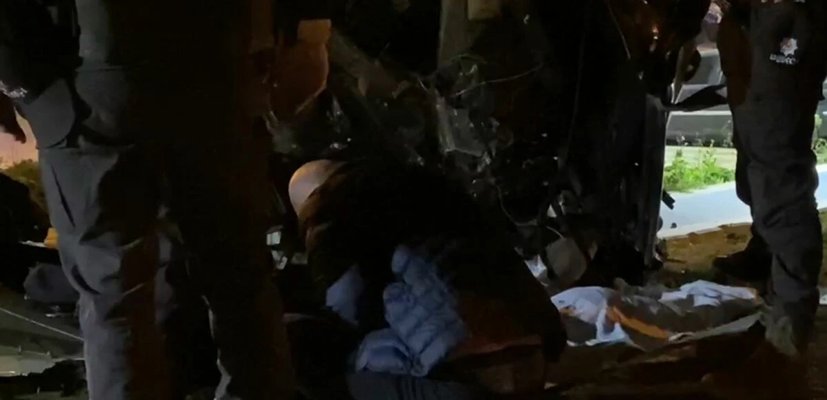 Parçalanan araçtaki astsubay hayatını kaybetti