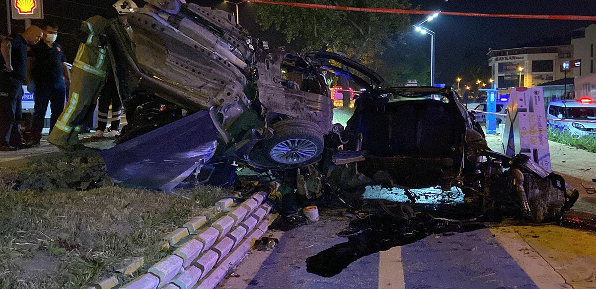 Parçalanan araçtaki astsubay hayatını kaybetti