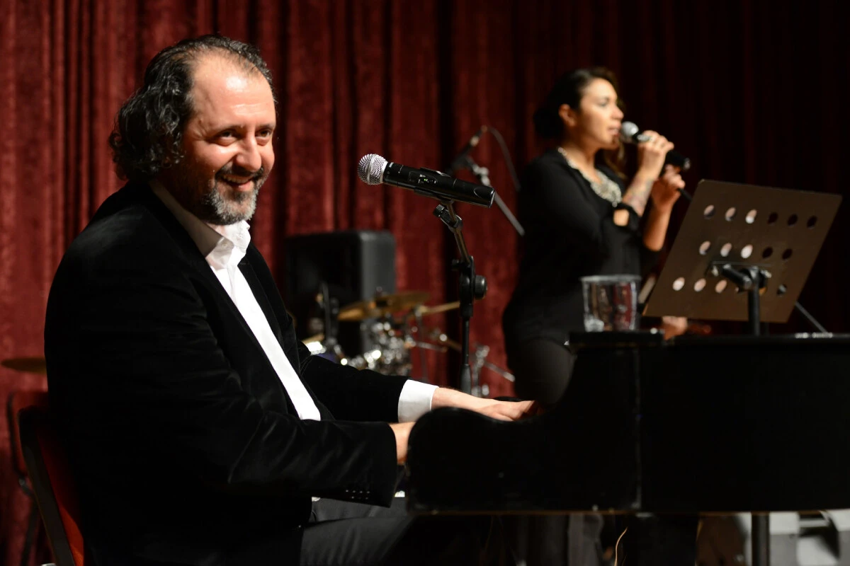 Yücel Arzen kimdir? İbo Show konuğu Yücel Arzen kaç yaşında, nereli? İşte ünlü müzisyen ve piyanistin biyografisi...