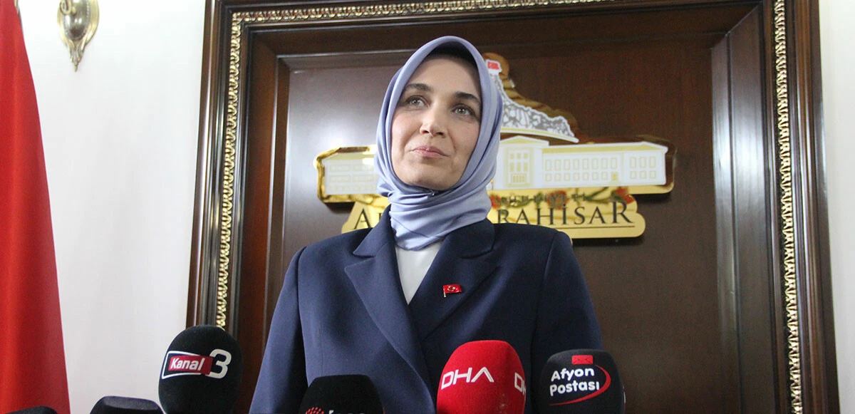 Türkiye’nin ilk başörtülü valisi Kübra Güran Yiğitbaşı görevine başladı