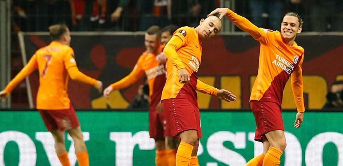 Galatasaray'ın yıldızları ayrılık için talimat verdi