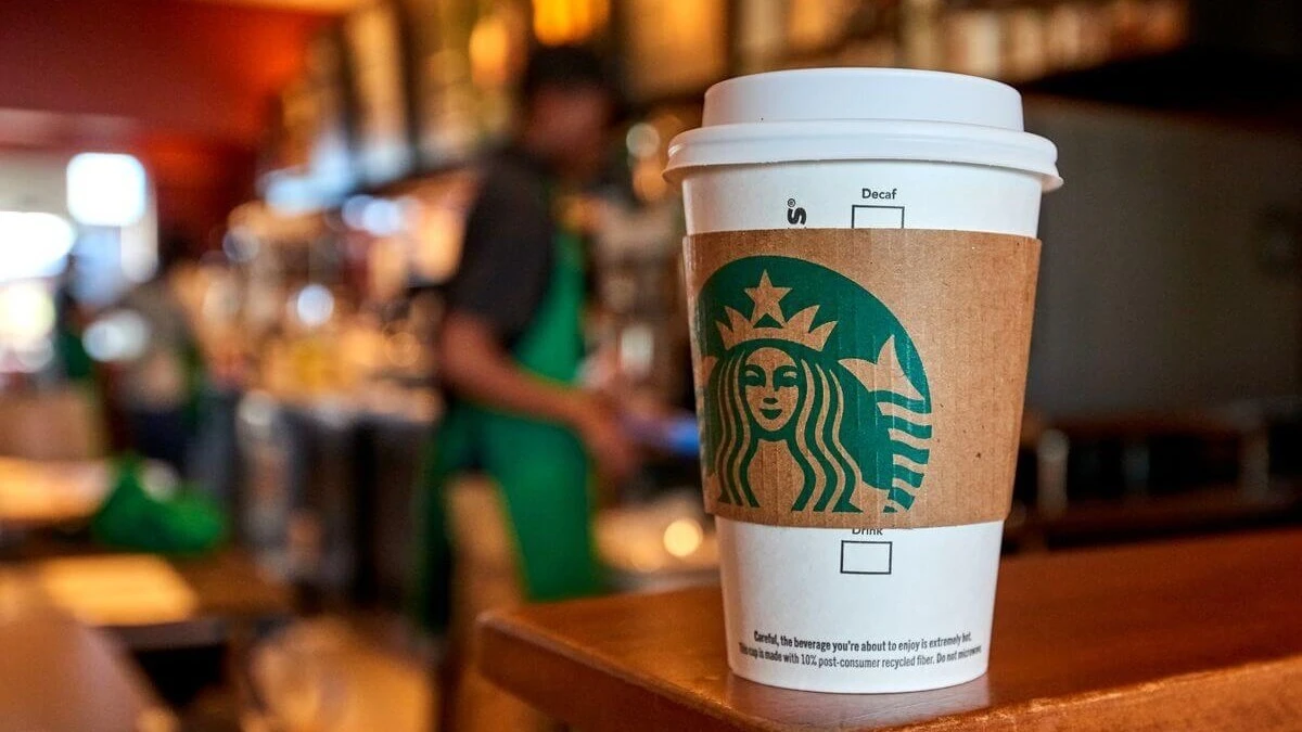 Starbucks Rusya'dan Resmen Çekildi: Yüzlerce Dükkanını Kapatıyor