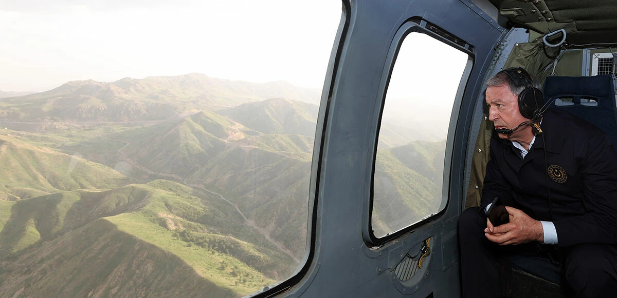 Son dakika: Bakan Akar'dan Pençe-Kilit mesajı! Şehitlerin kanı yerde kalmadı, 100'den fazla terörist öldürüldü