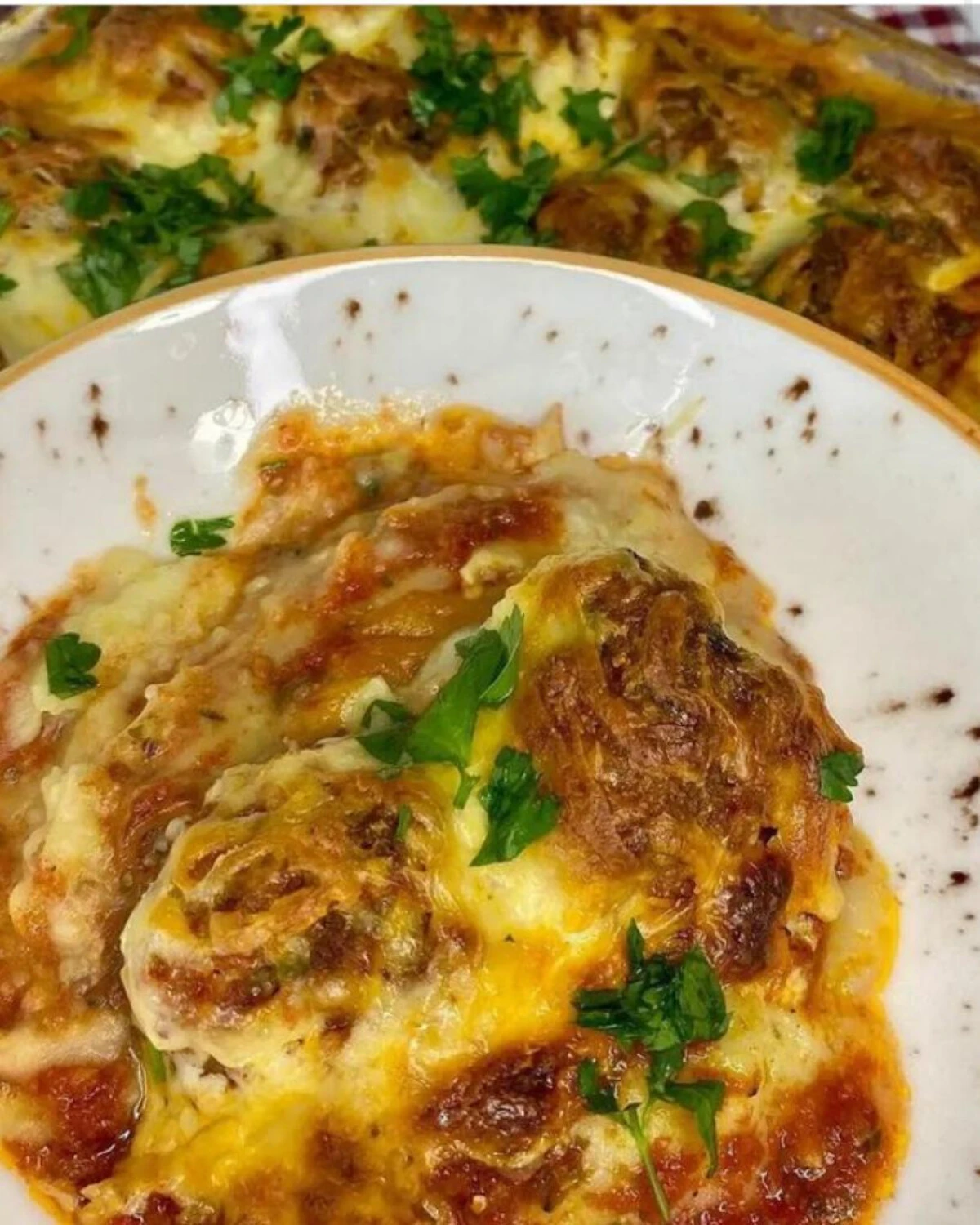 İddia ediyoruz bu lezzete bayılacaksınız! Saray sofrasını evinize taşıyın: Yapımı kolay, görüntüsüyle mest eden fırında püreli köfte tarifi