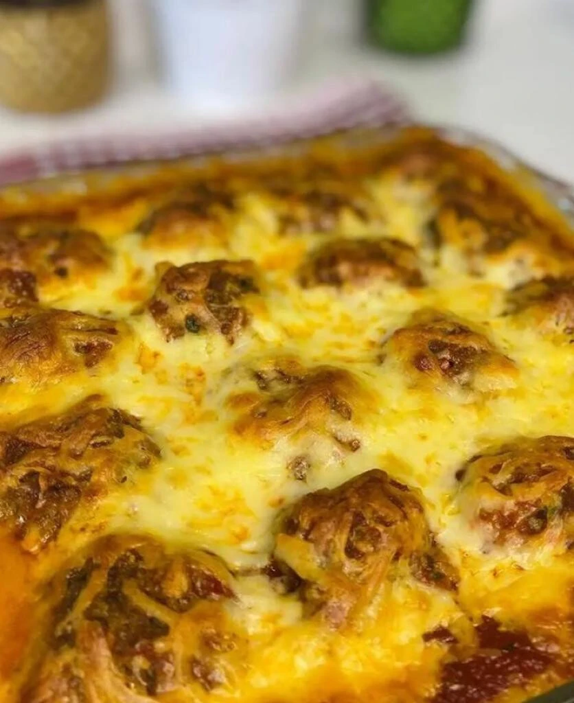 İddia ediyoruz bu lezzete bayılacaksınız! Saray sofrasını evinize taşıyın: Yapımı kolay, görüntüsüyle mest eden fırında püreli köfte tarifi